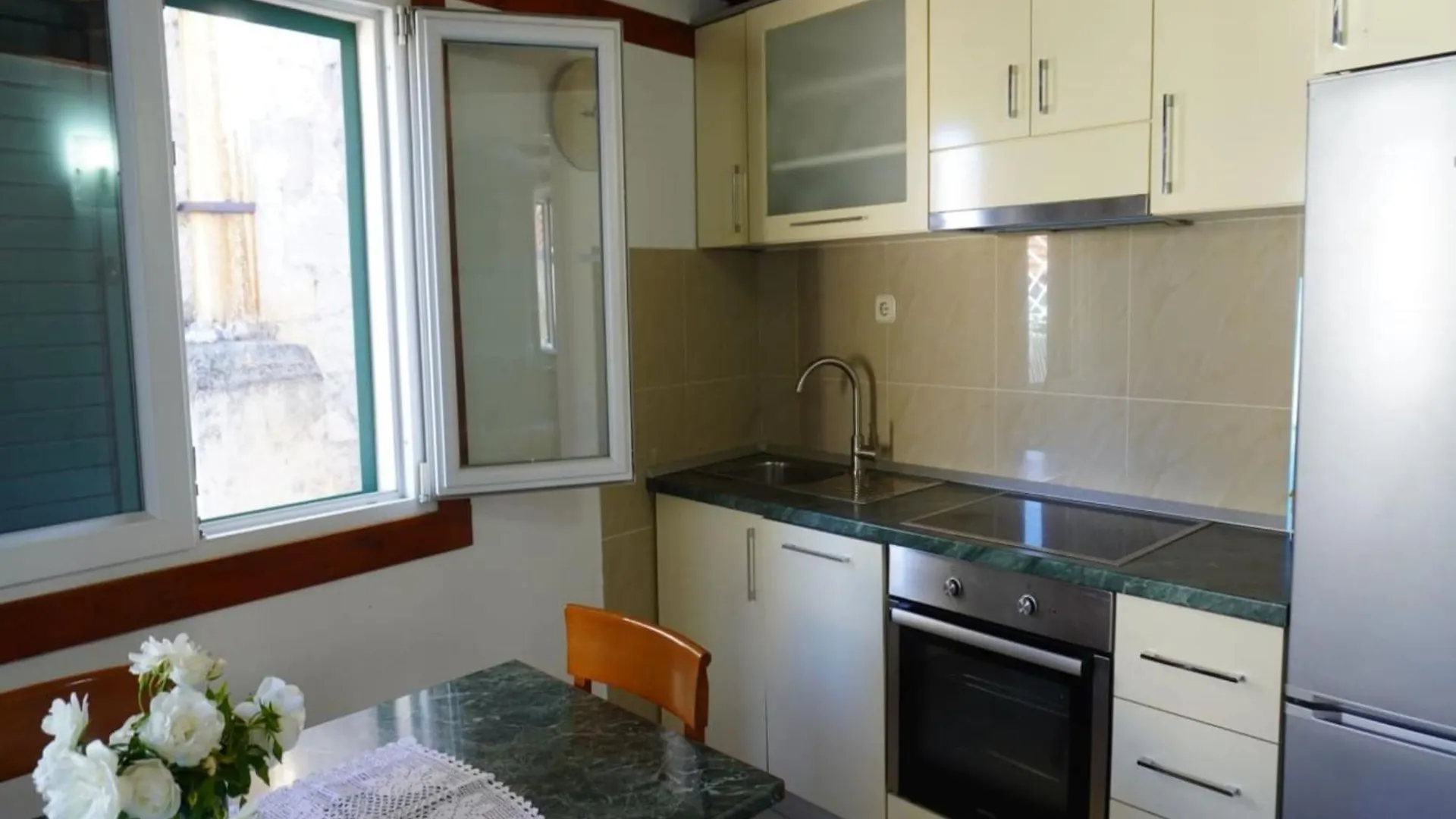 Vikendica Charming Multi-Level House With Sea View In Kastel Stari
