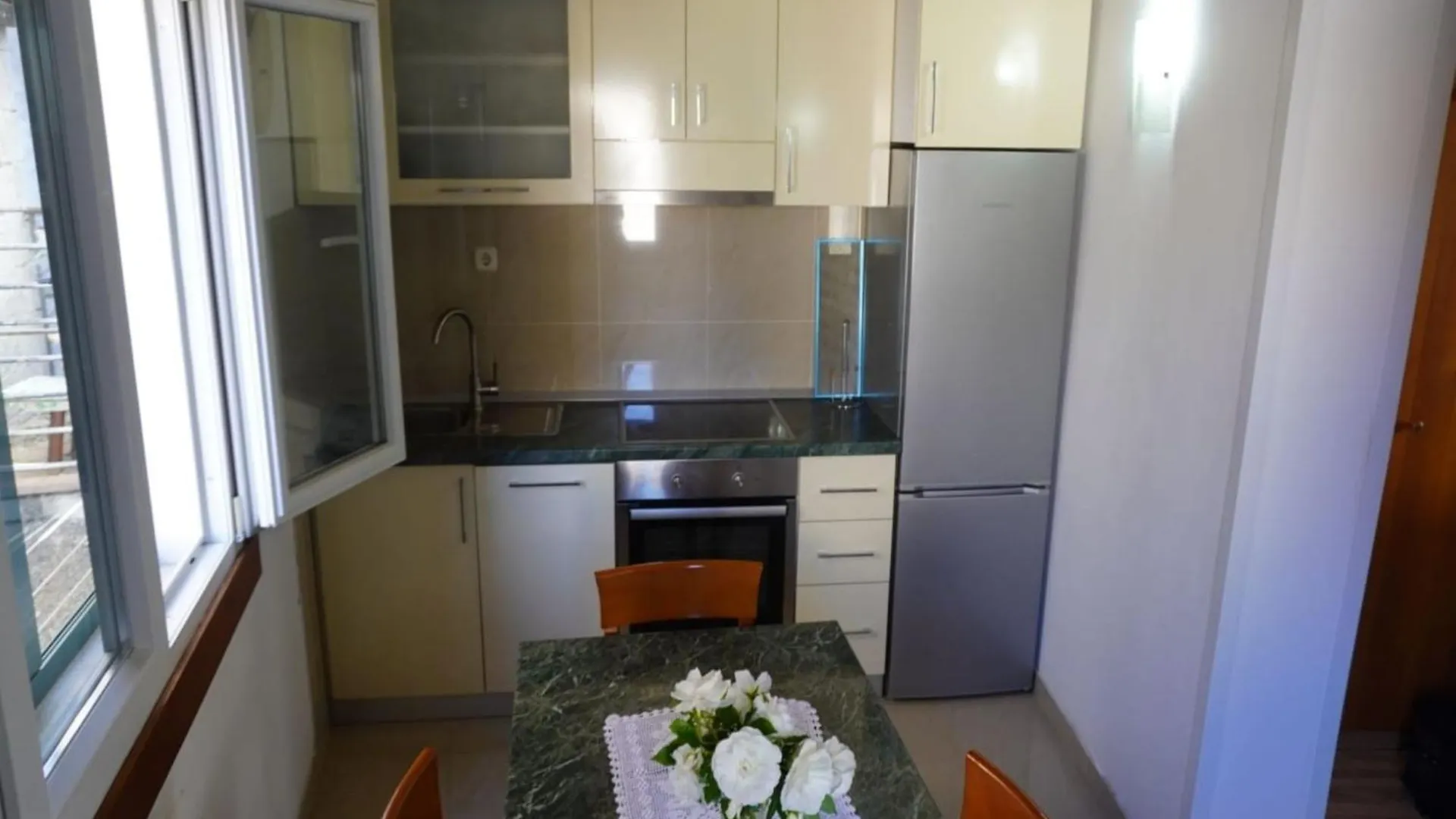 Charming Multi-Level House With Sea View In Kastel Stari Vikendica